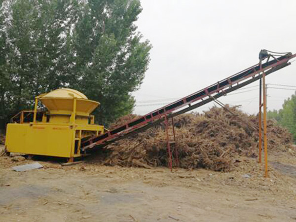 山東德州樹墩破碎機(jī)現(xiàn)場